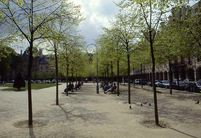 25-Place des Vosges,19 aprile 1987.jpg